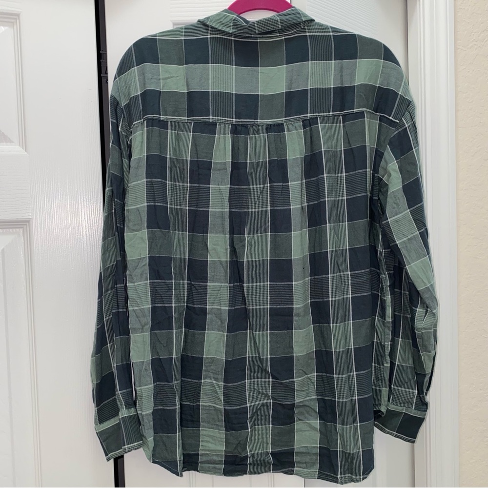 Button down - Picture 4 of 4